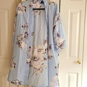 Silky robe with lace detail NWT